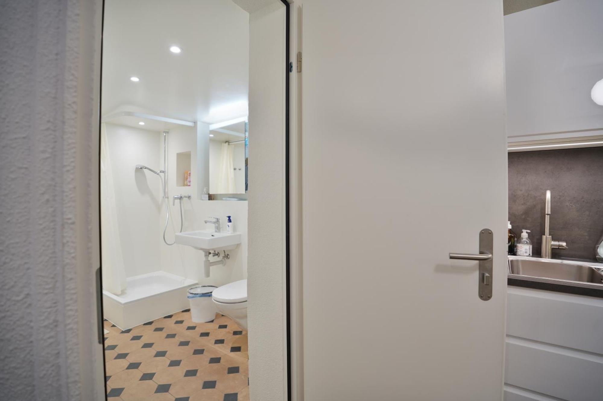 Cozy City Center, 4 Bedroom- 120Sq, 5Min Walk To Main Station Basilea Esterno foto